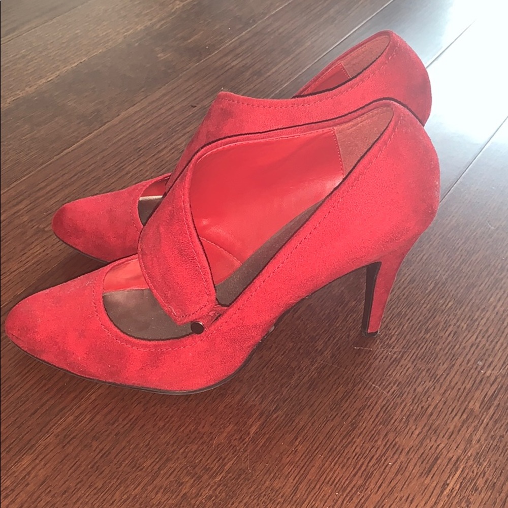 Massini Suede Red heels size 11 EUC